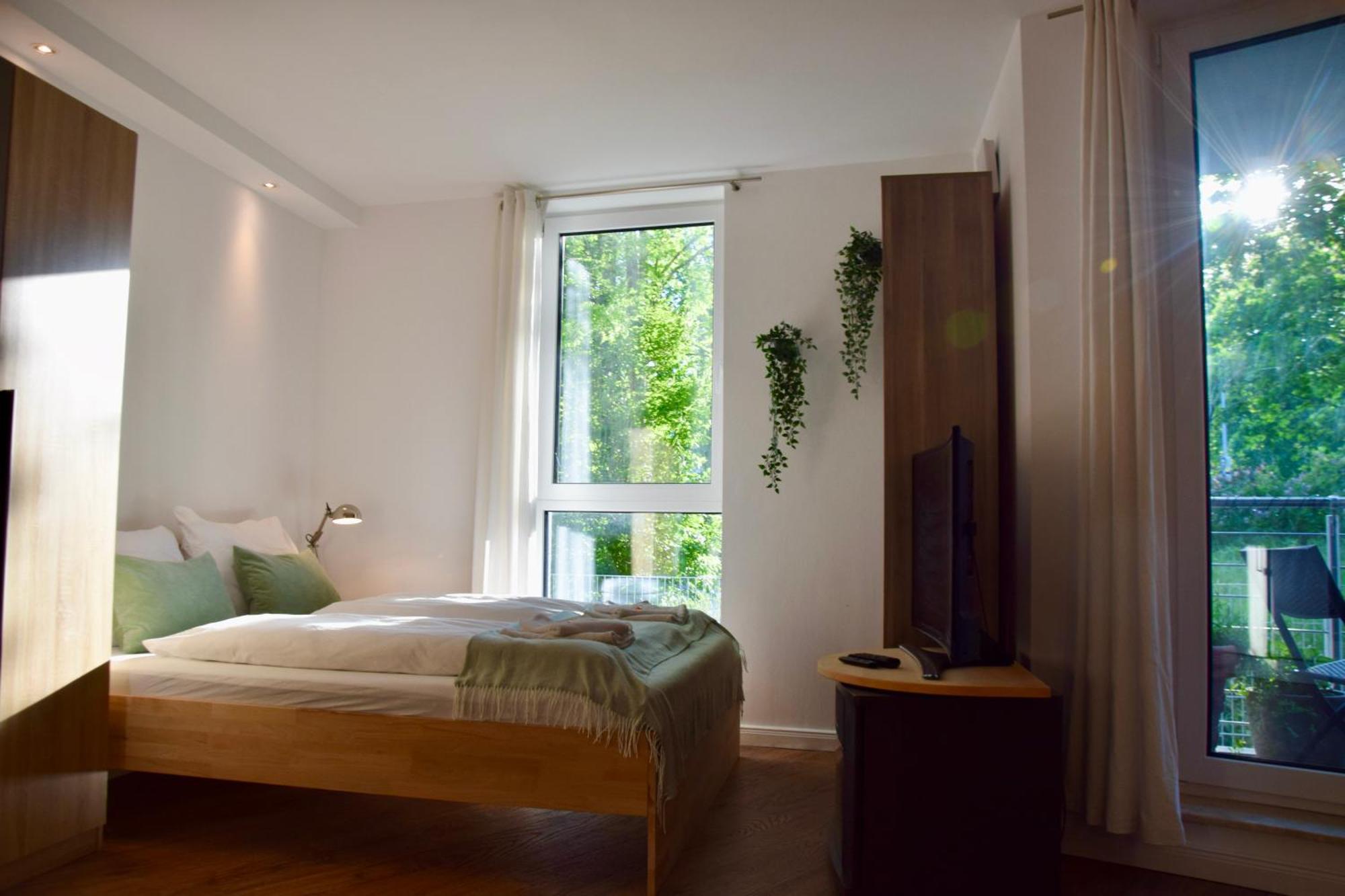 Stilvolle Mit Balkon & Parkplatz * Росток