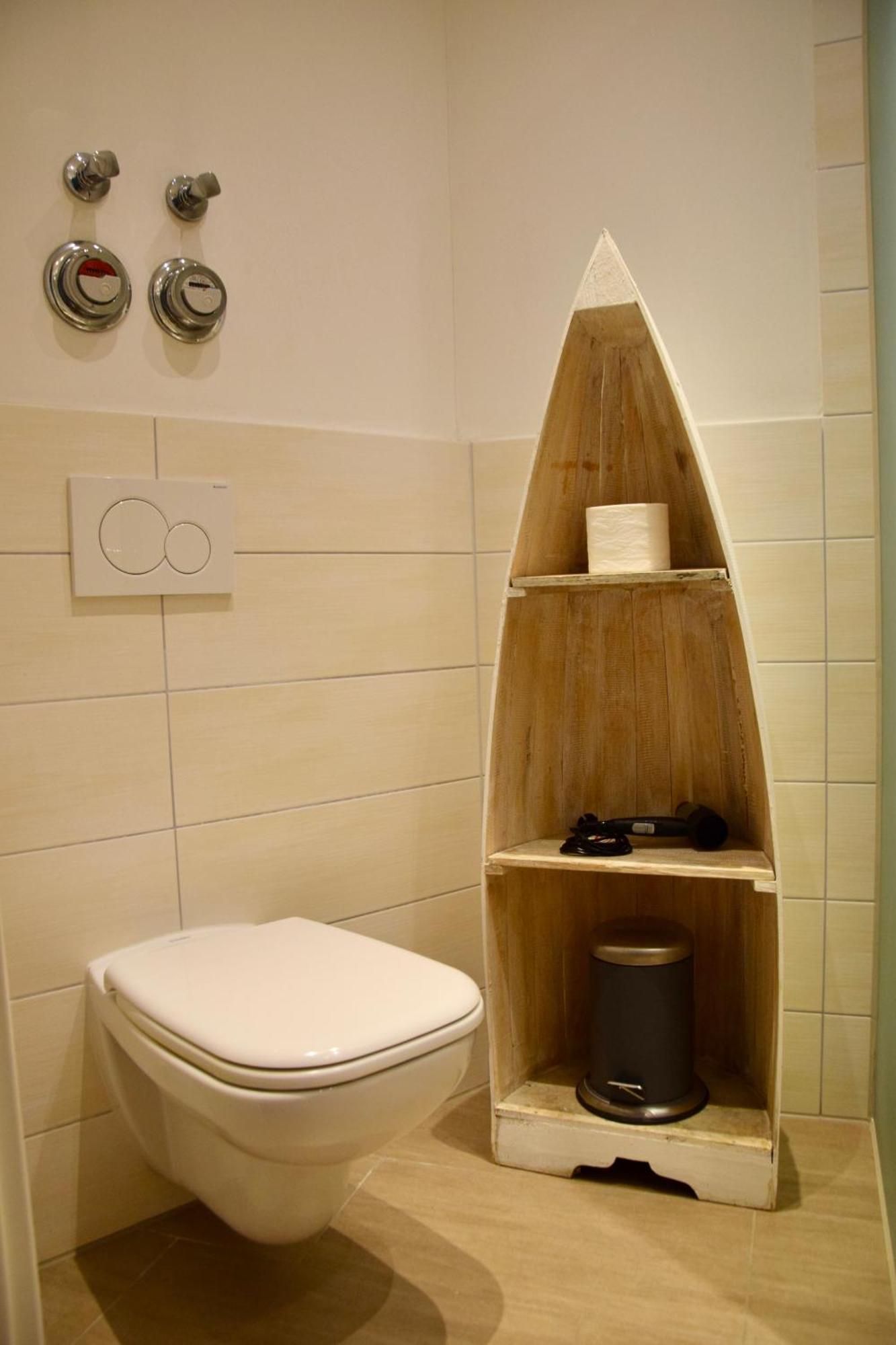 Stilvolle Mit Balkon & Parkplatz Апартаменты Росток