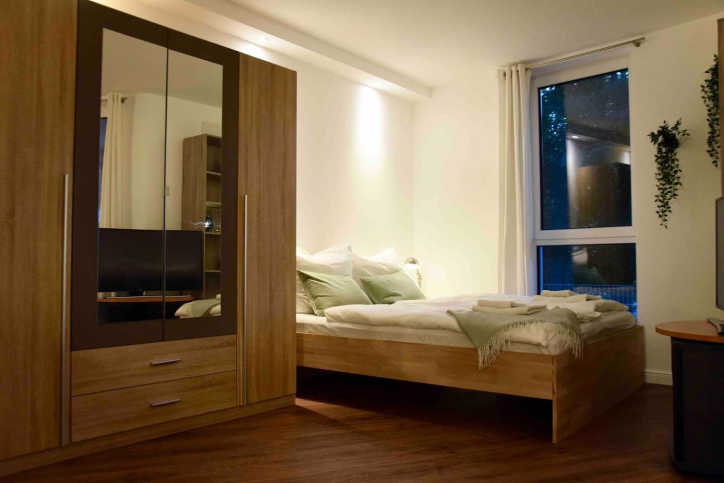Stilvolle Mit Balkon & Parkplatz * Росток